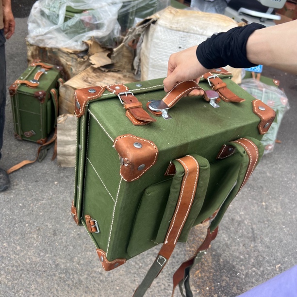 正品绿色收纳箱牛皮包角