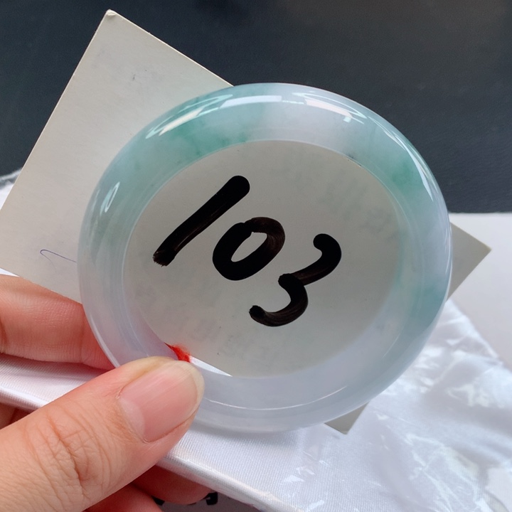 翡翠未镶嵌手镯正