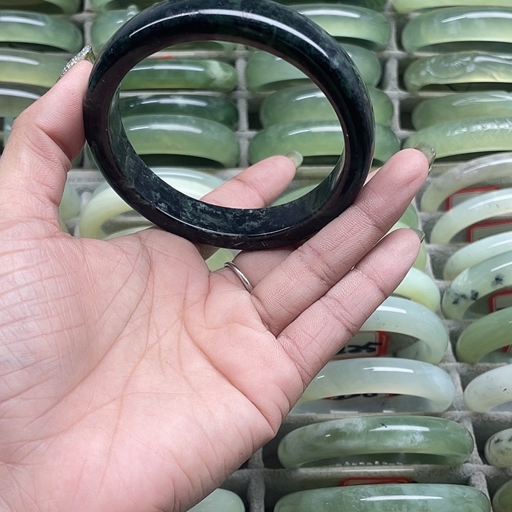 蛇纹石玉未镶嵌手镯221