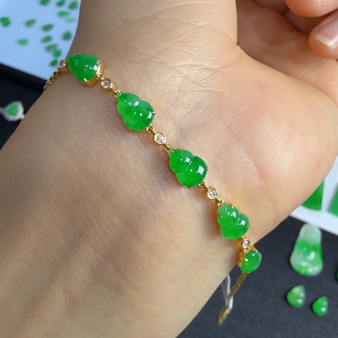 翡翠吊坠(不含链)18K金镶嵌葫芦