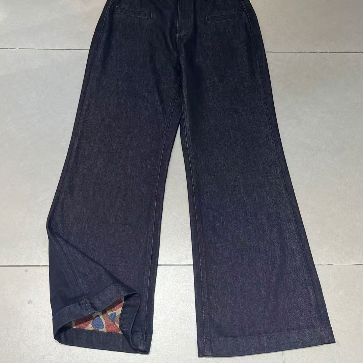 深圳南油新款加厚内里刺绣腰花牛仔裤