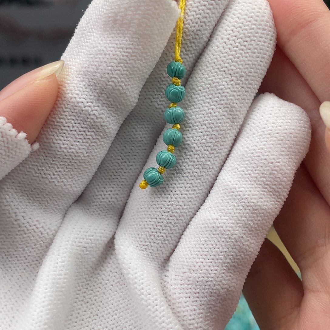 绿松石未镶嵌挂件