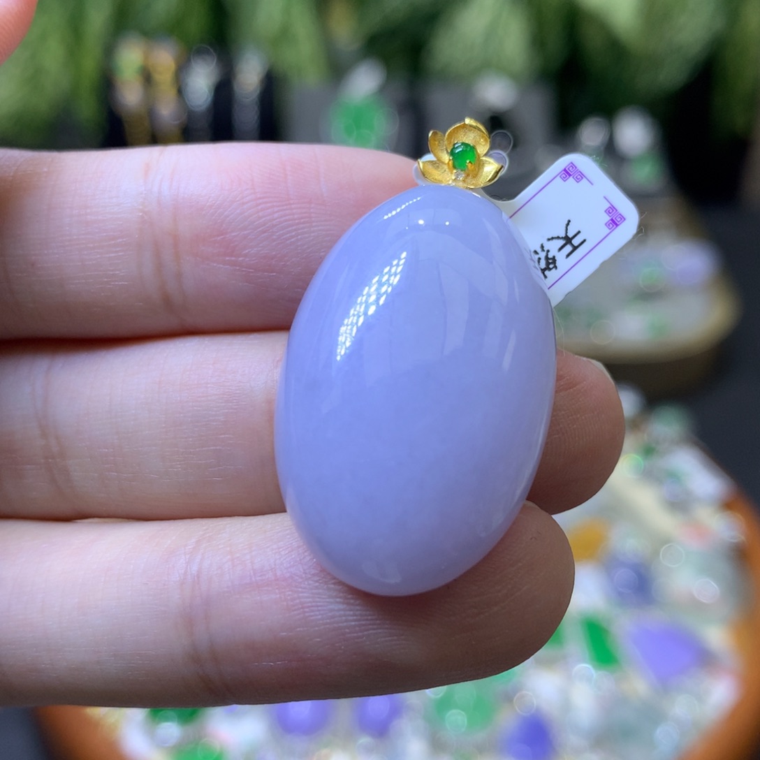 颈饰18K金镶嵌翡翠