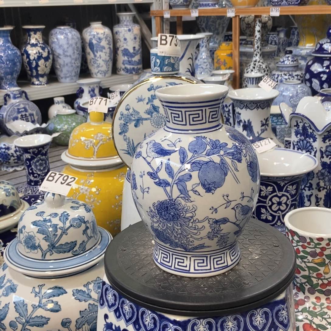 摆件花瓶手绘釉下彩