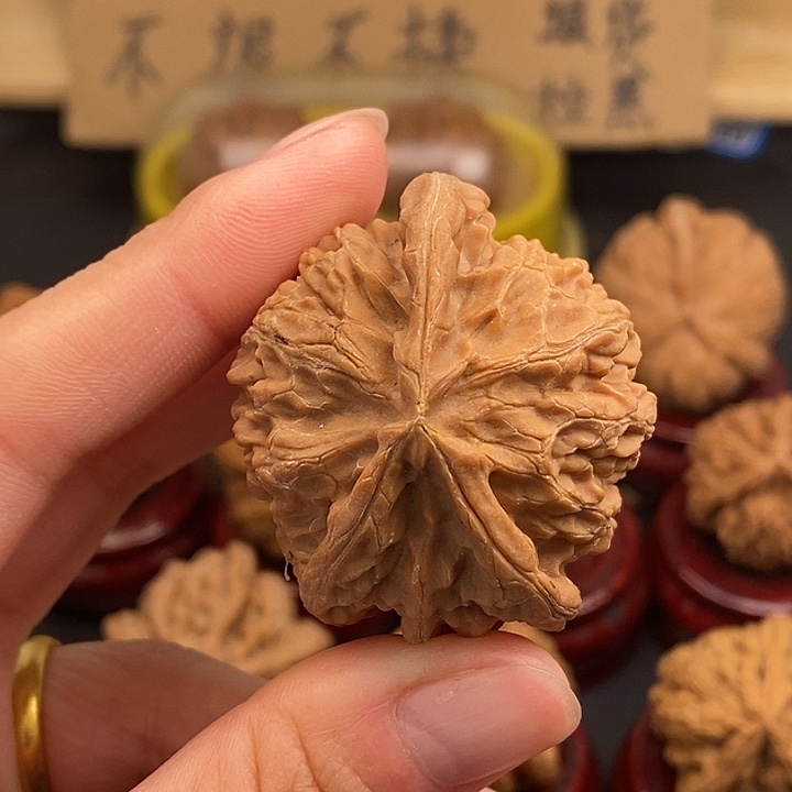 ****～文玩核桃吊坠瑕疵单只不退不换