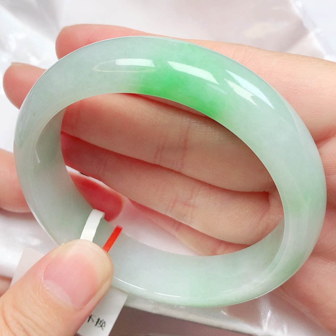 翡翠手镯未镶嵌抖音650