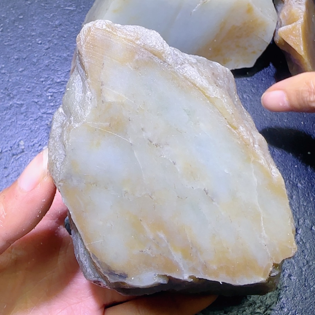 和田玉未镶嵌珠宝半成品