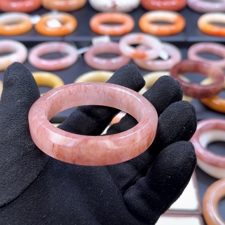 石英质玉手镯未镶嵌