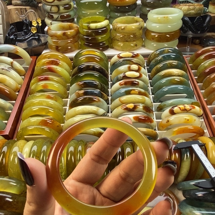 鱼***一蛇纹石玉未镶嵌手镯51