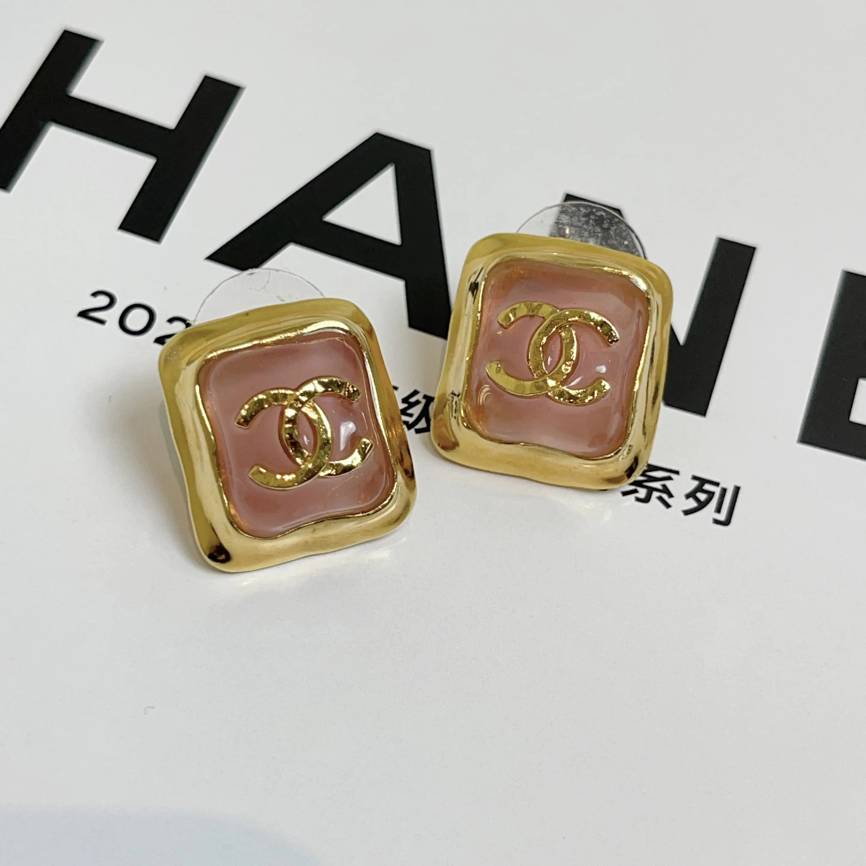 99新 Chanel/香奈儿 粉色方糖耳钉/83706532/代卖服务/12期2512