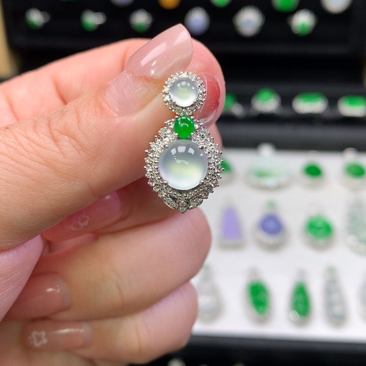 翡翠吊坠(不含链)18K金镶嵌