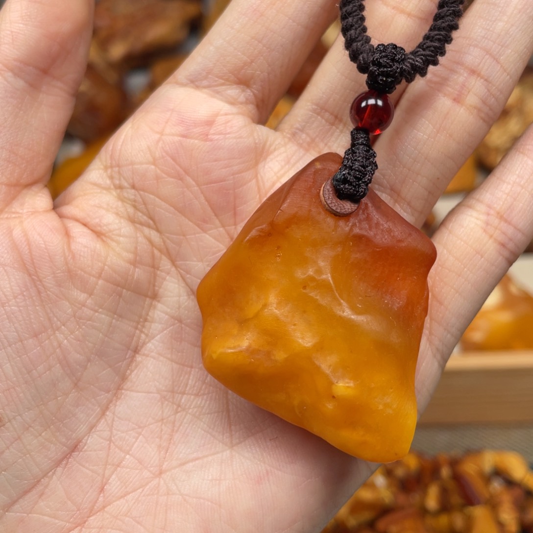 琥珀珠宝奇石未镶嵌