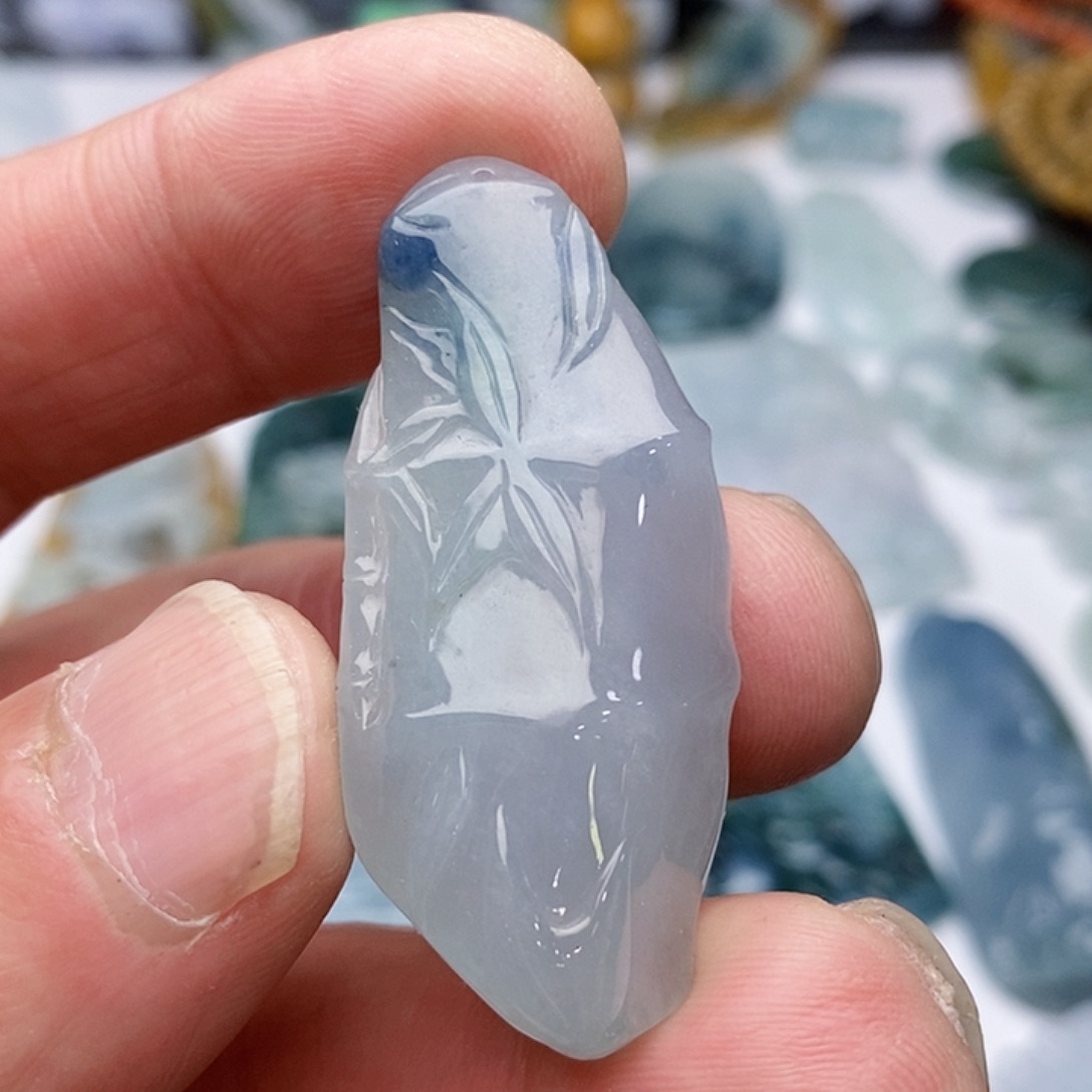 翡翠颈饰未镶嵌竹节