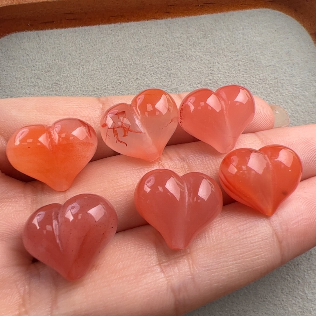 南红玛瑙未镶嵌（屁桃16*发一）