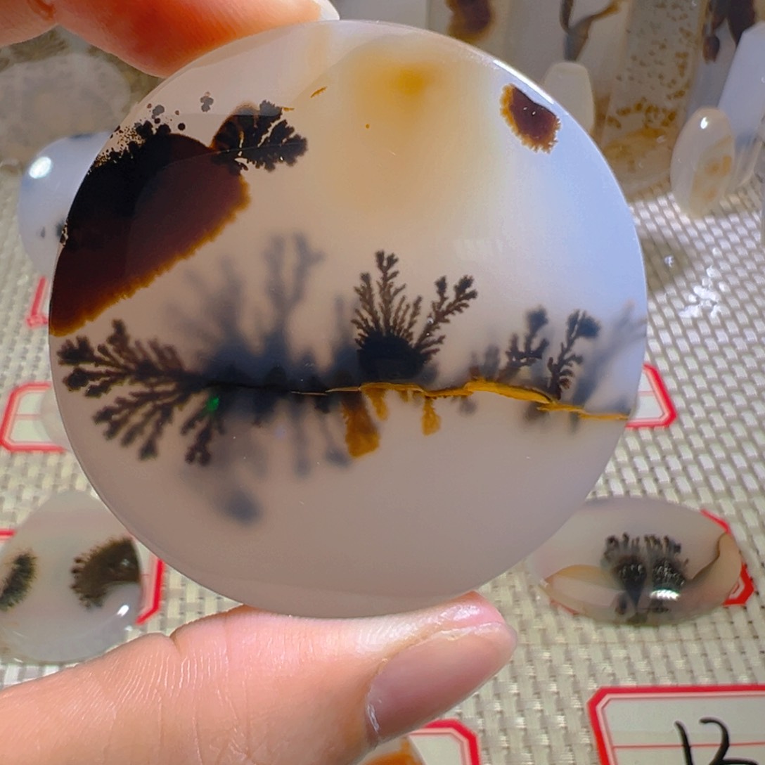 玛瑙/玉髓颈饰未镶嵌