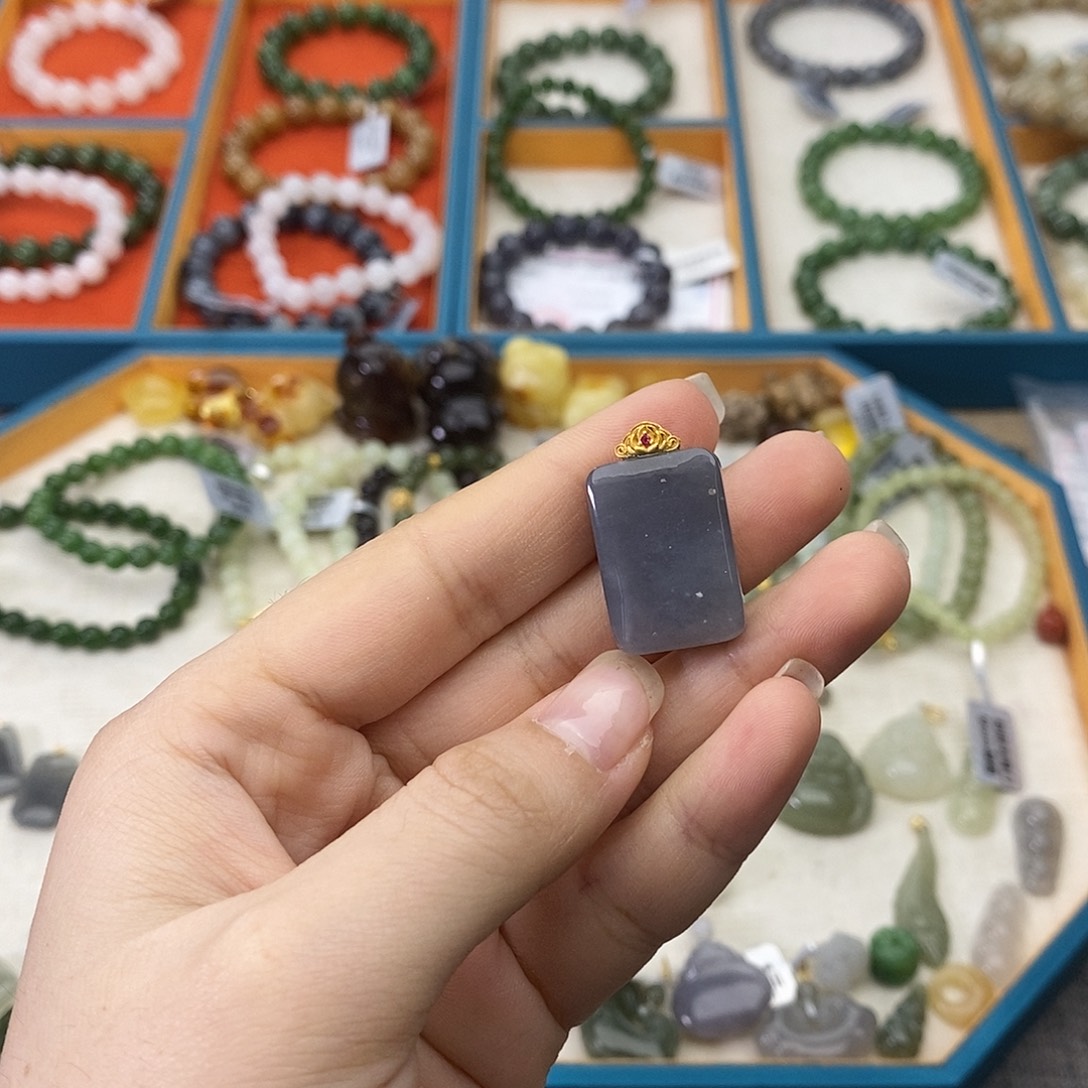 和田玉银S925镶嵌颈饰w27烟紫无事牌