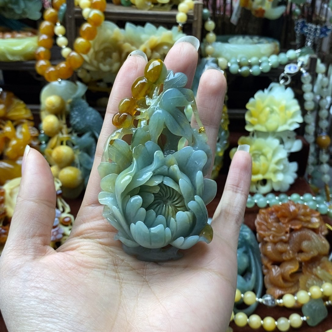 蛇纹石玉挂件未镶嵌?*姐