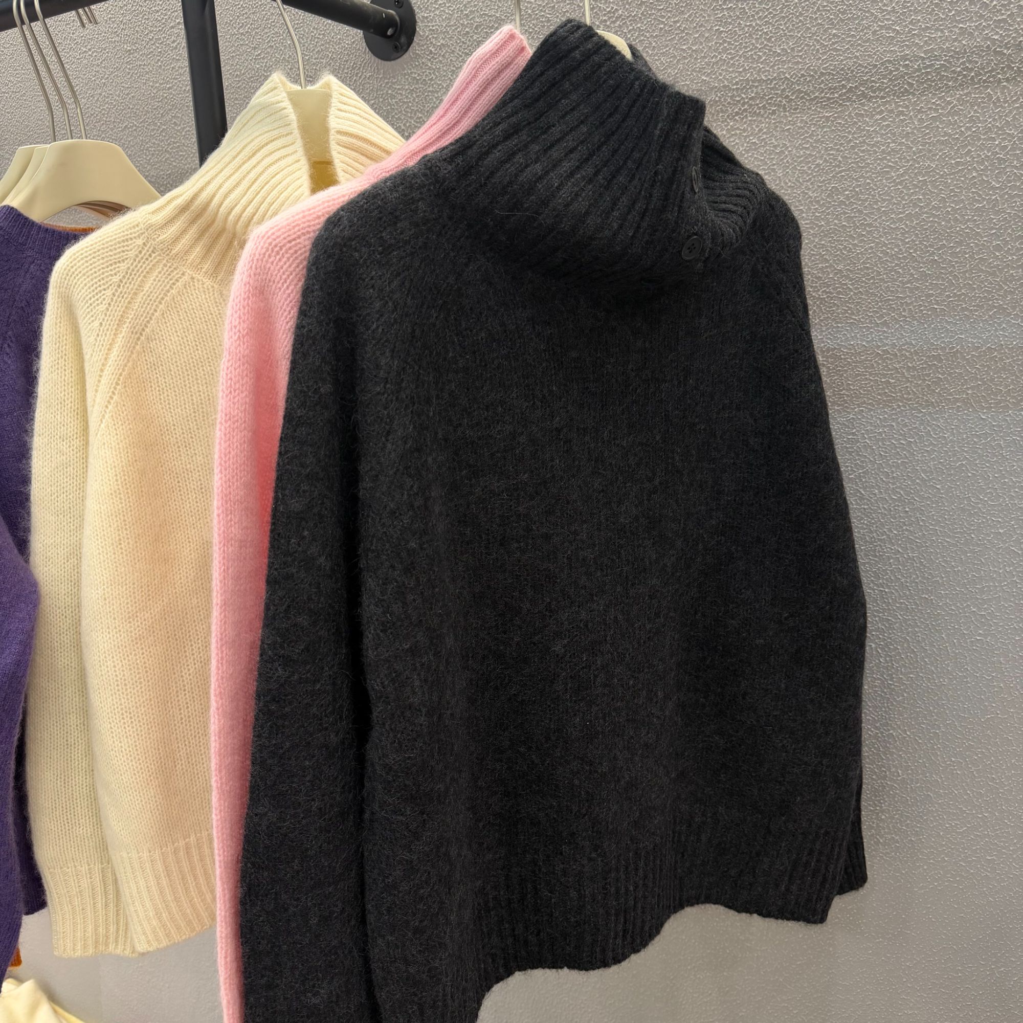 特三粒扣~100纯羊毛《衣长58胸围55》毛衣女~FF113