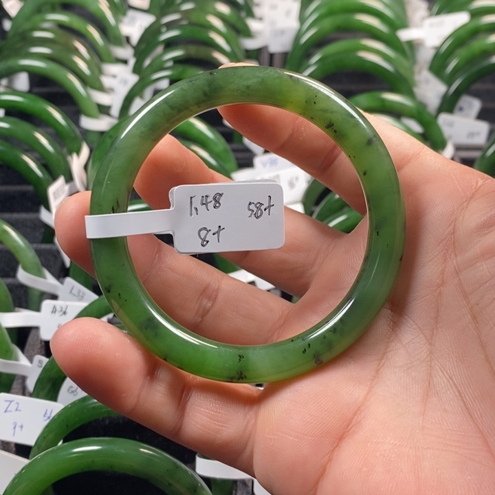 和田玉（碧玉）手镯未镶嵌58+