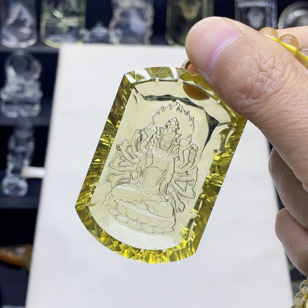 【闪购商品】水晶颈饰未镶嵌止*黄水晶千禧面千手观音