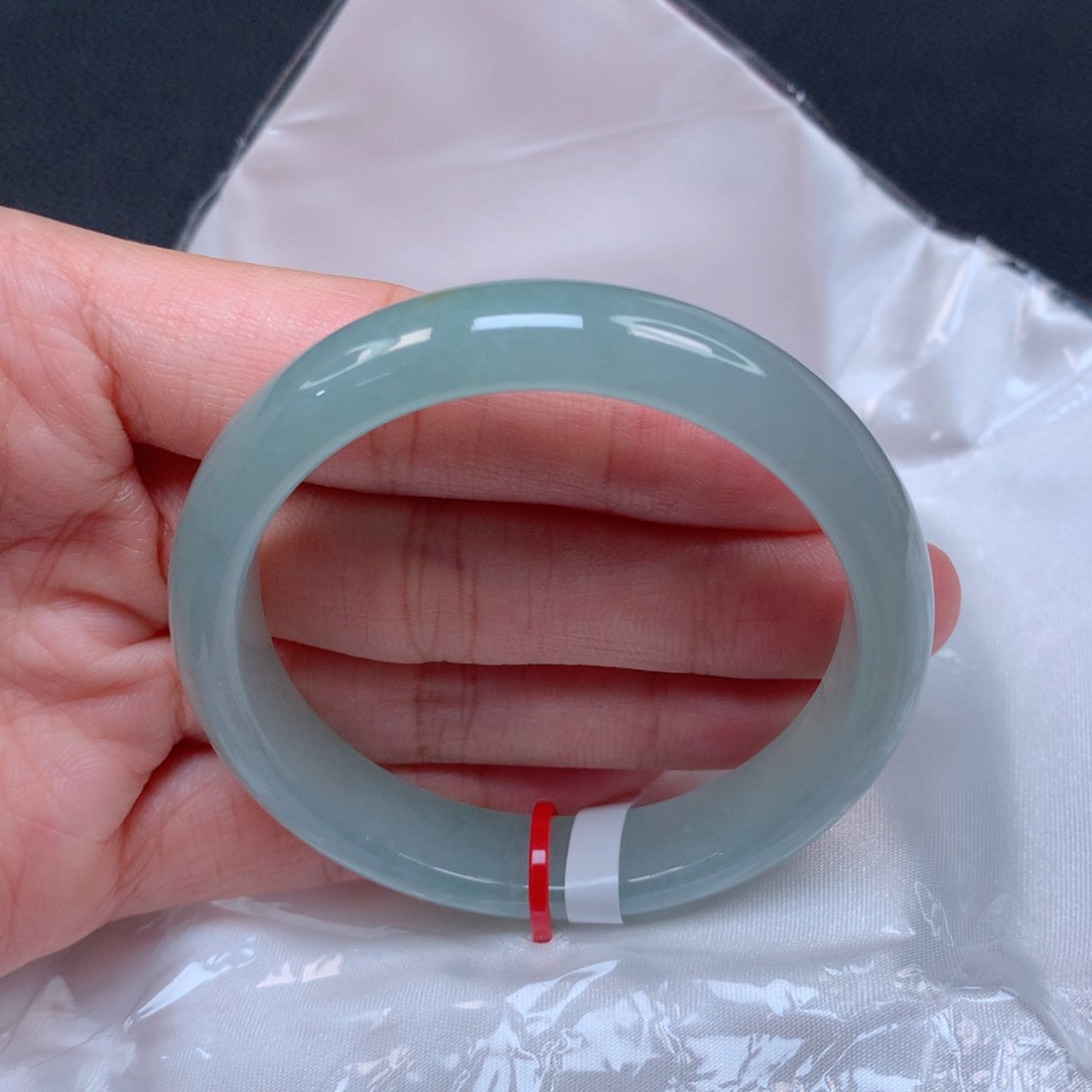 翡翠手镯未镶嵌天然