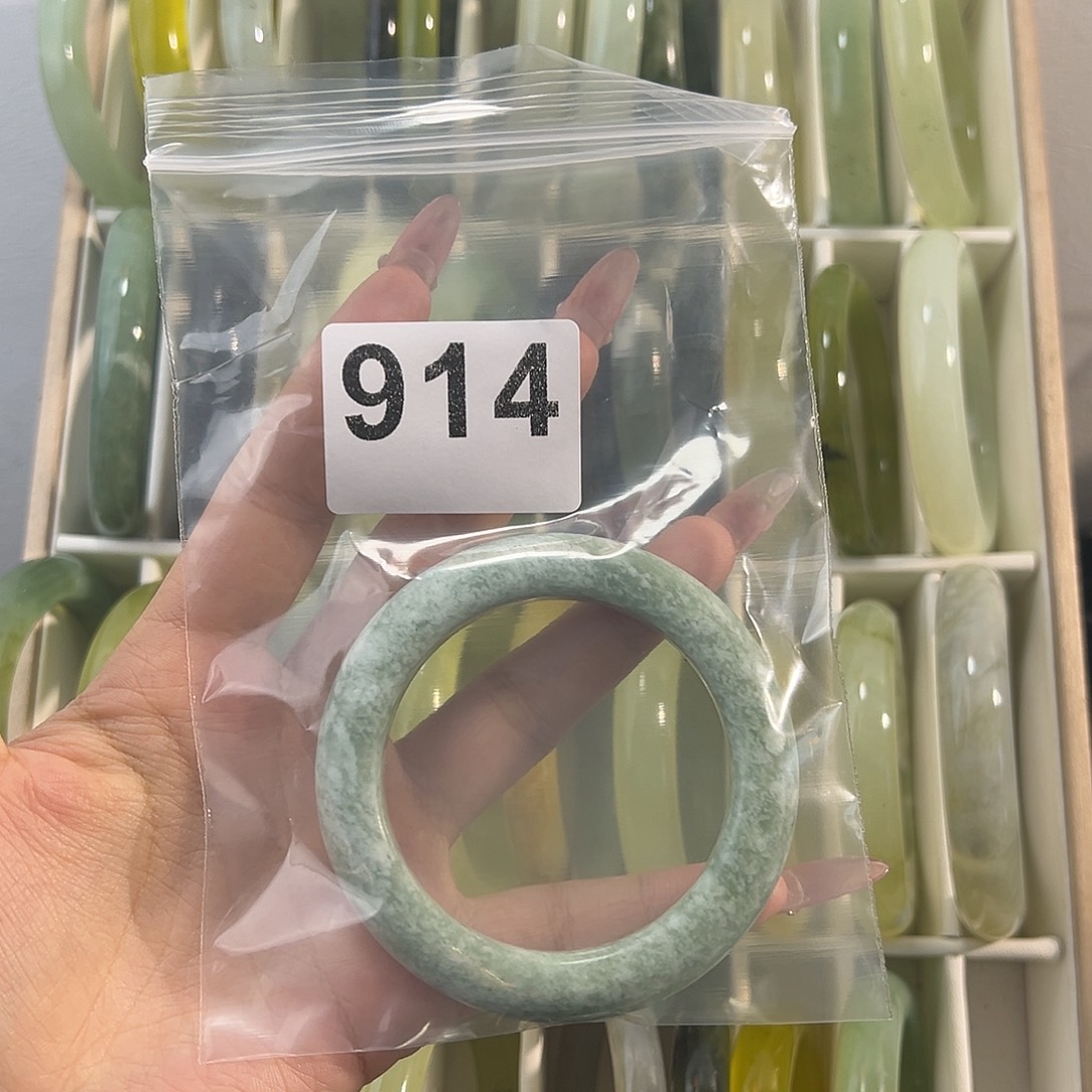 小***儿蛇纹石玉未镶嵌手镯