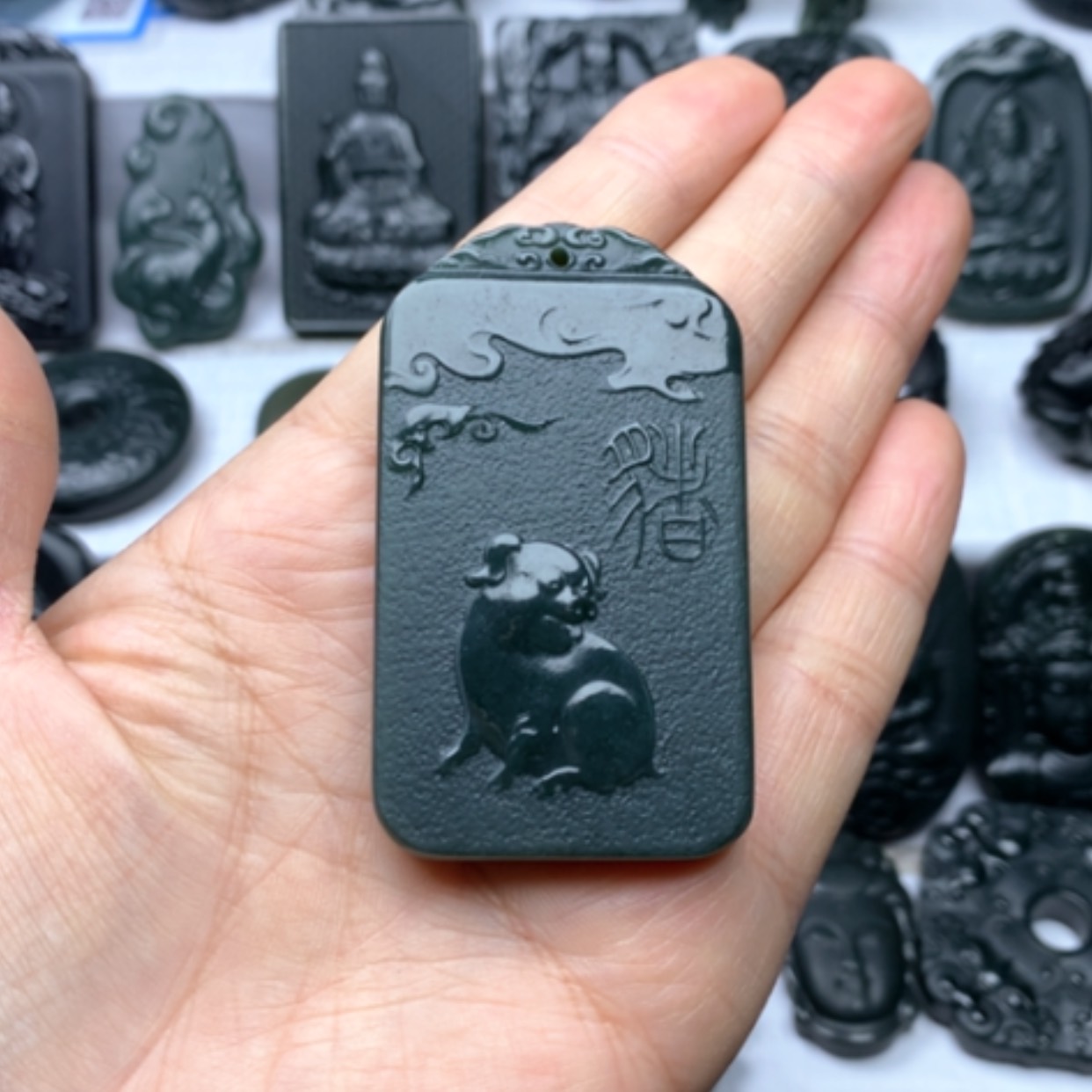 【闪购商品】和田玉颈饰未镶嵌双面雕刻