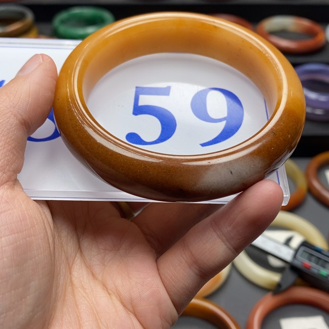 石英质玉（黄龙玉）手镯未镶嵌