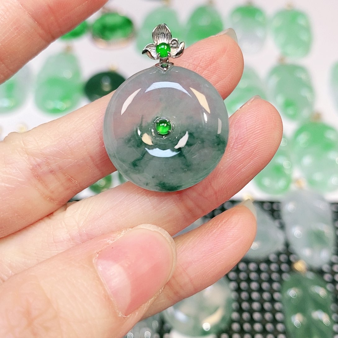 翡翠吊坠(不含链)18K金镶嵌