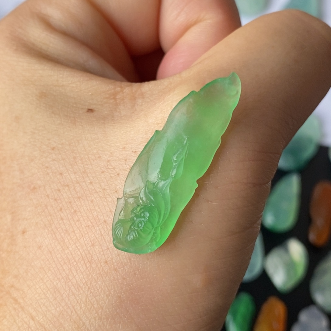 定制翡翠未镶嵌荷花