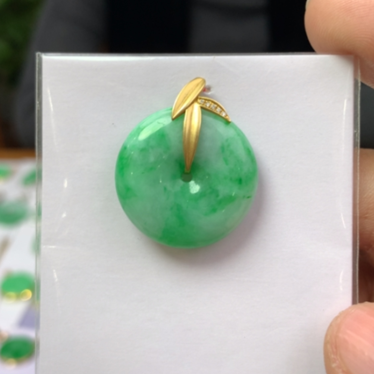 【闪购商品】翡翠18K金镶嵌颈饰翡翠