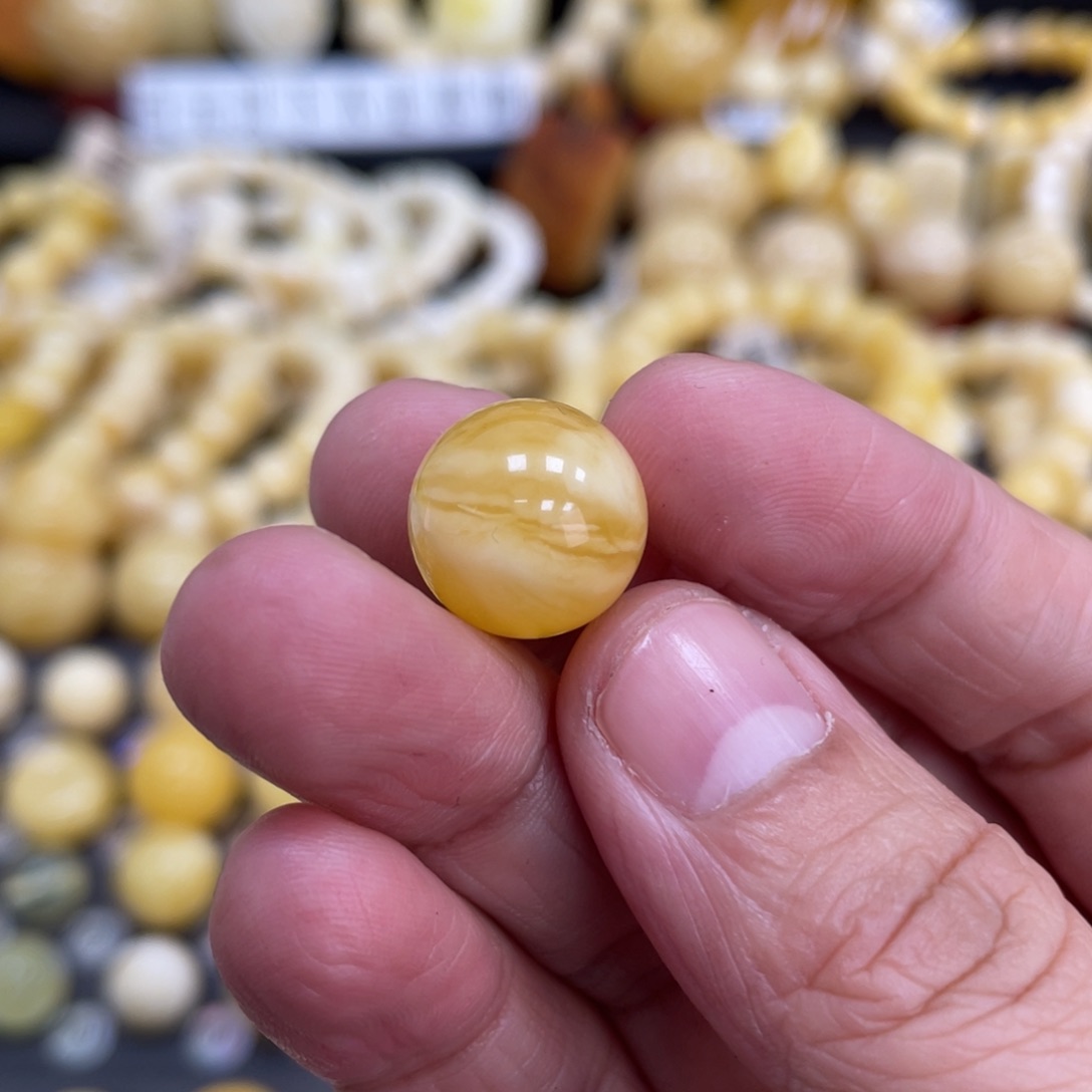 琥珀珠宝奇石未镶嵌14mm瑕疵