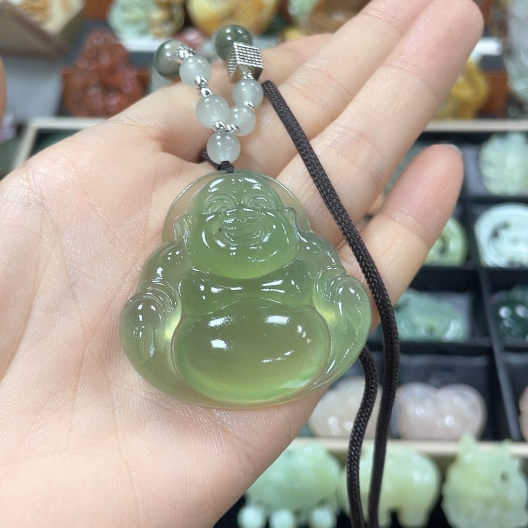 蛇纹石玉颈饰未镶嵌