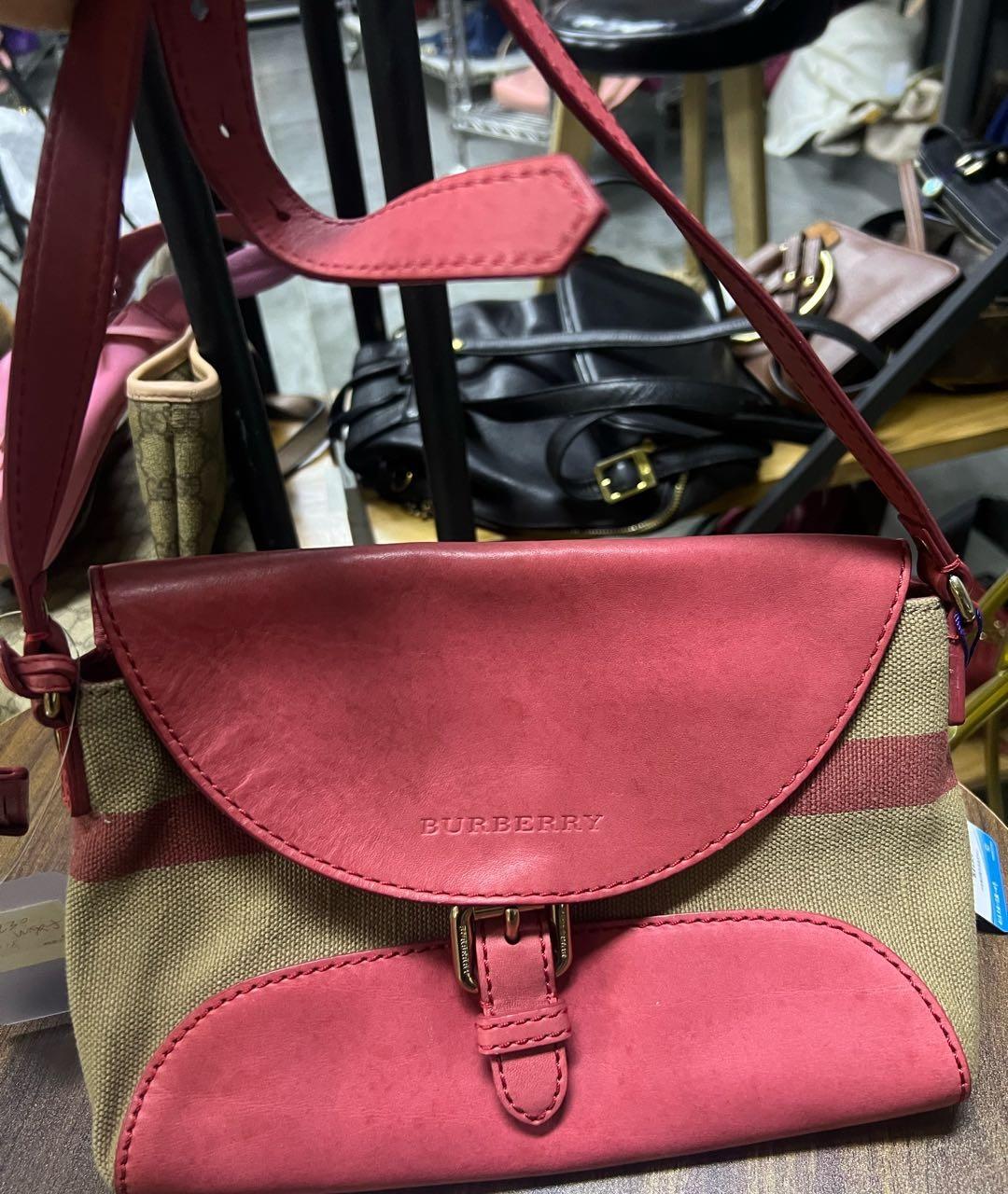 95新 巴宝莉 斜挎包 16230