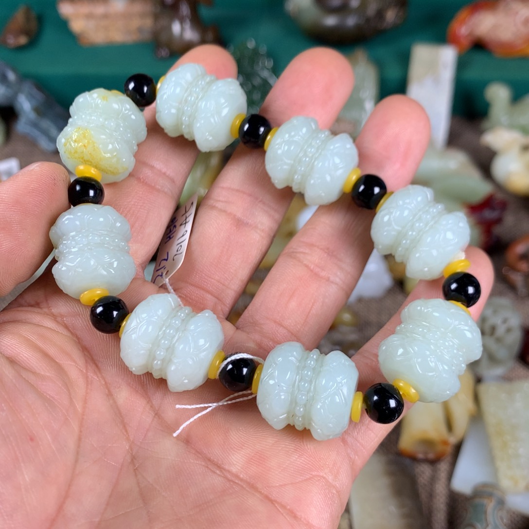 和田玉颈饰未镶嵌