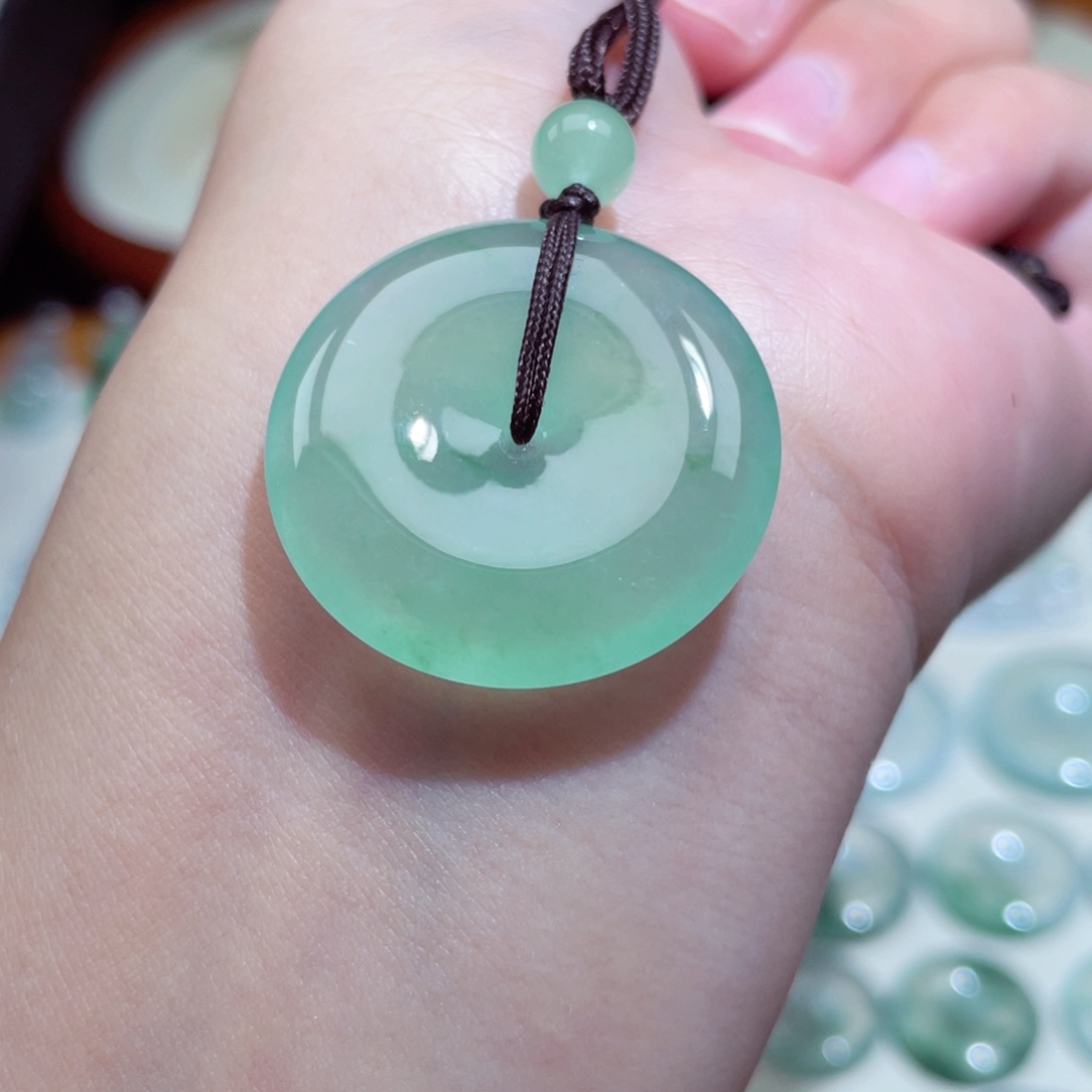 翡翠未镶嵌颈饰扣子