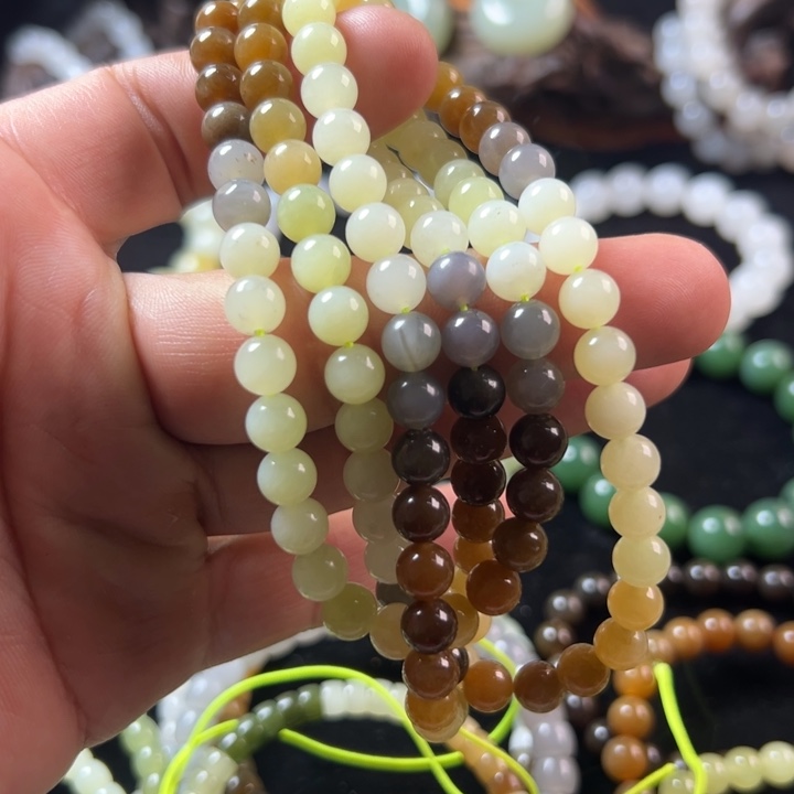 和田玉未镶嵌手串