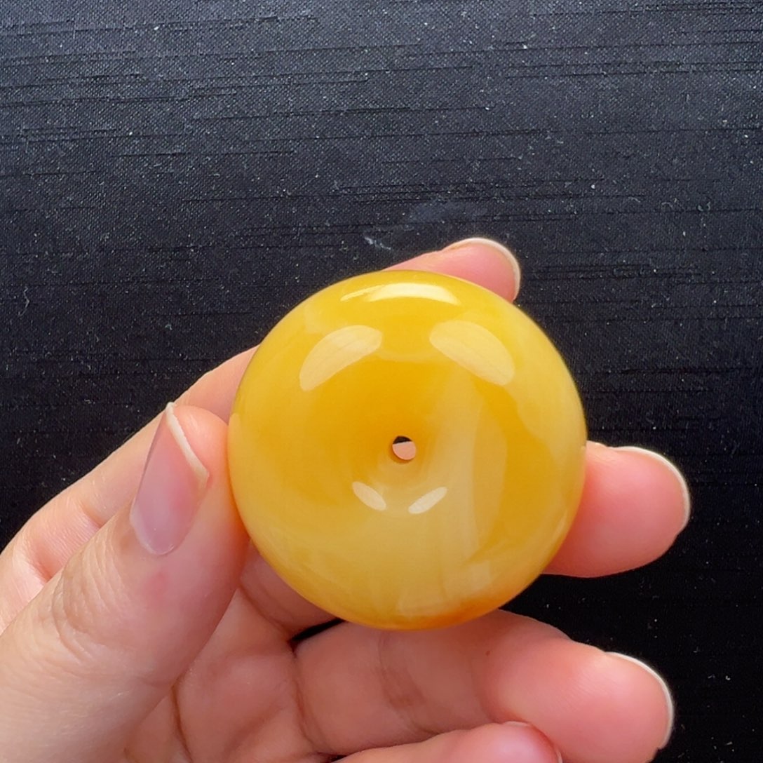 裸石琥珀未镶嵌焦皮橘底浓蜡平安扣