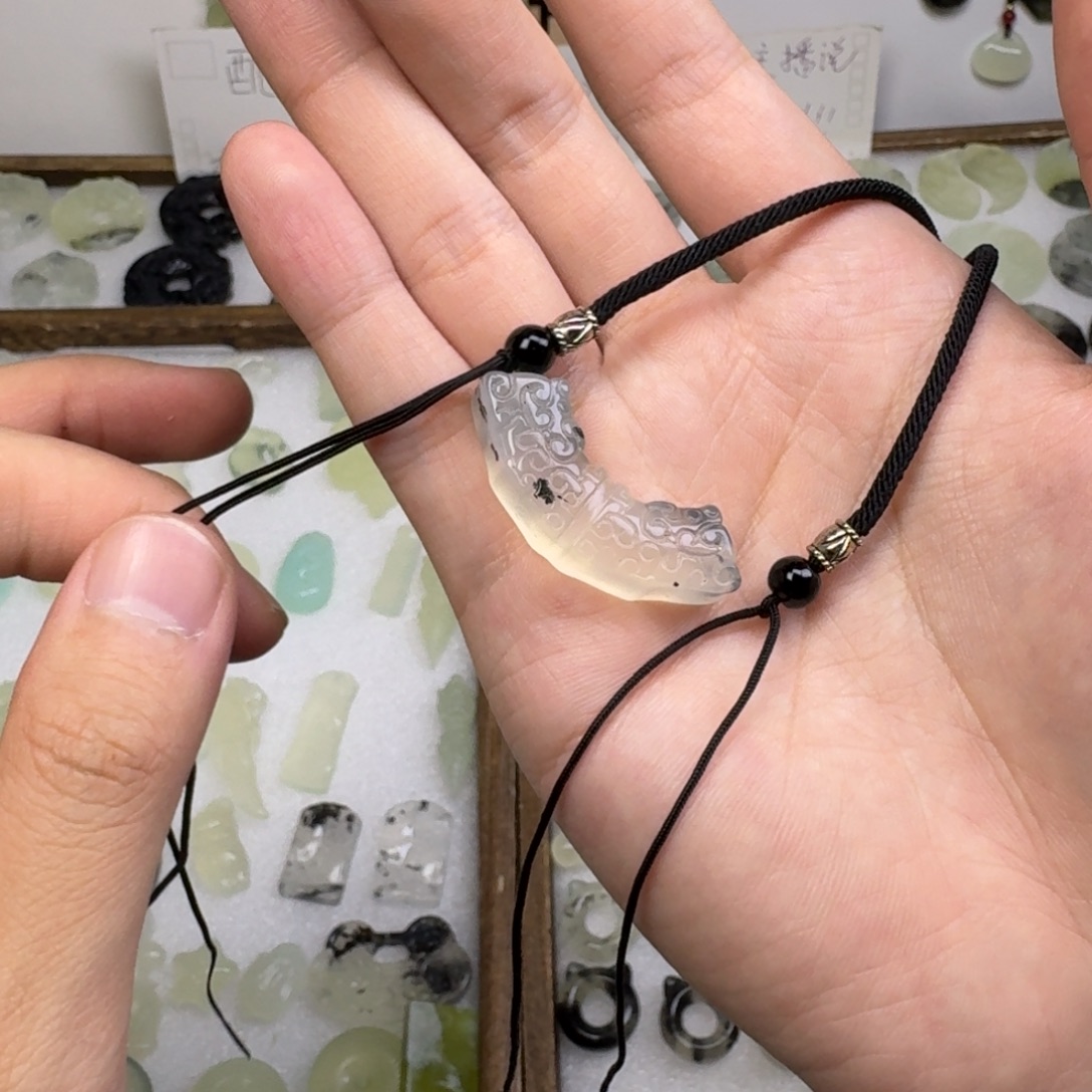 常****蛇纹石玉未镶嵌吊坠