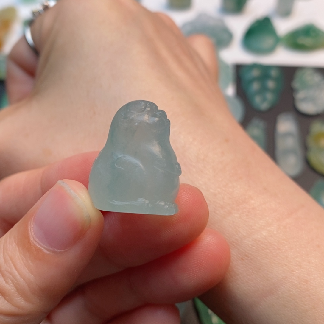 定制翡翠未镶嵌吞金兽