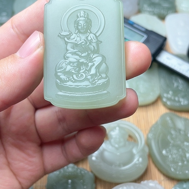 和田玉颈饰未镶嵌静*