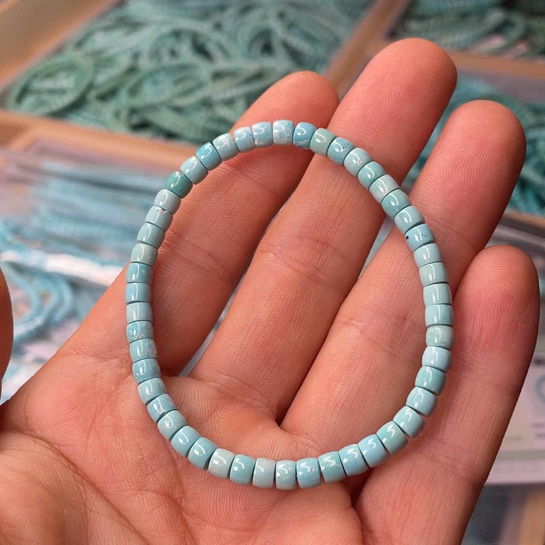 绿松石未镶嵌颈饰