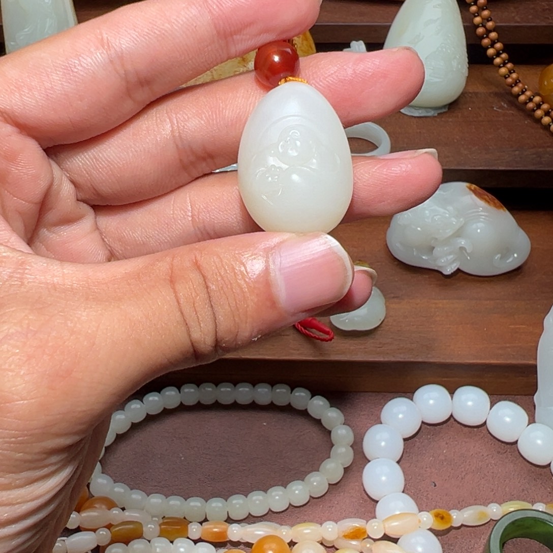 ****乐颈饰未镶嵌和田玉