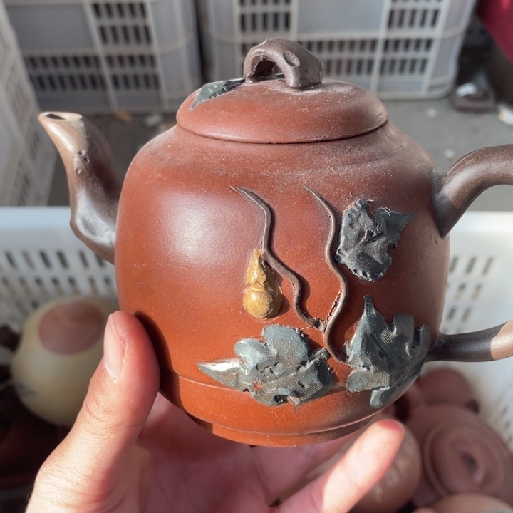 紫砂茶壶老厂紫砂壶一件。