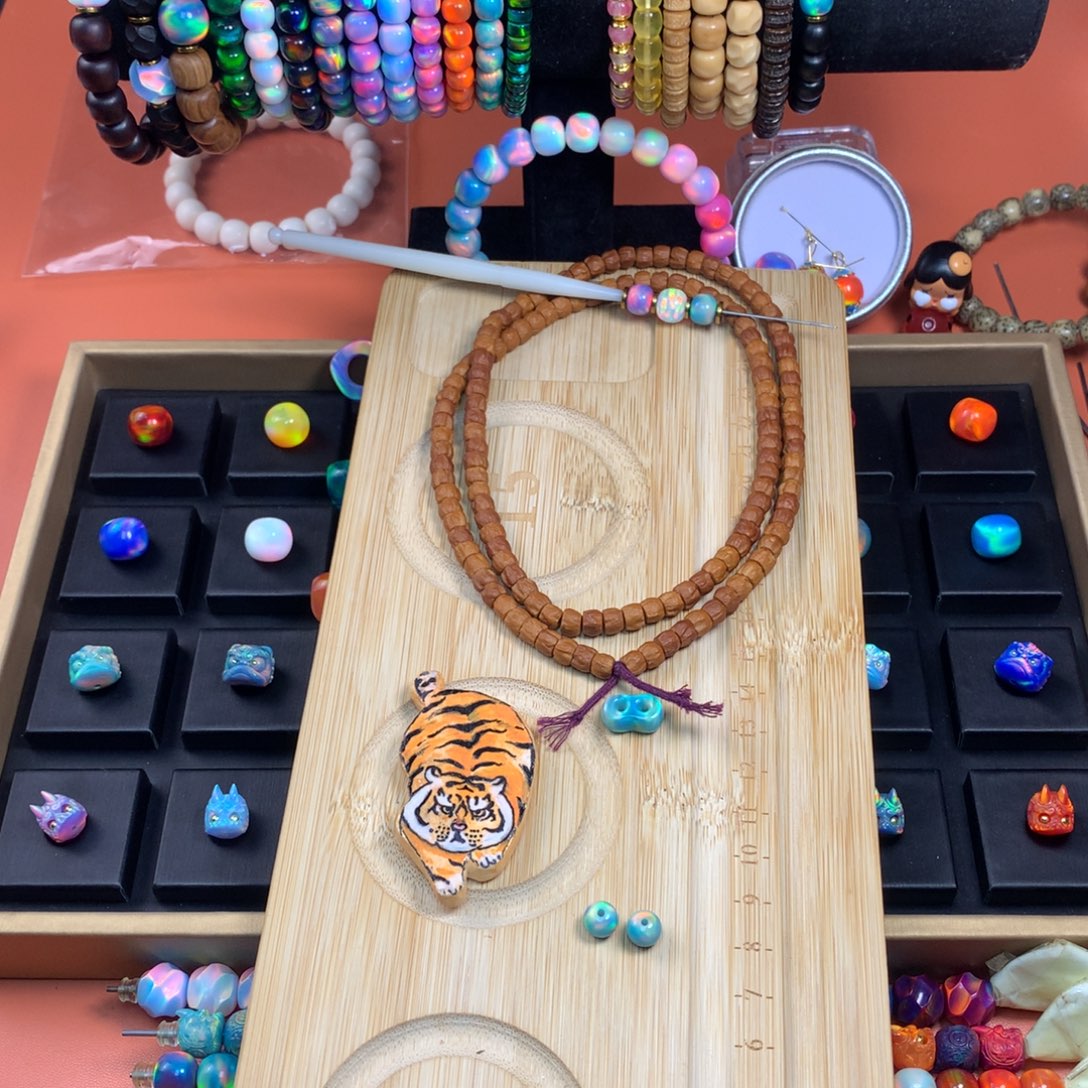 12.1虎二饼  7/6  弟子珠   炫彩老型9/8    8/7  2个