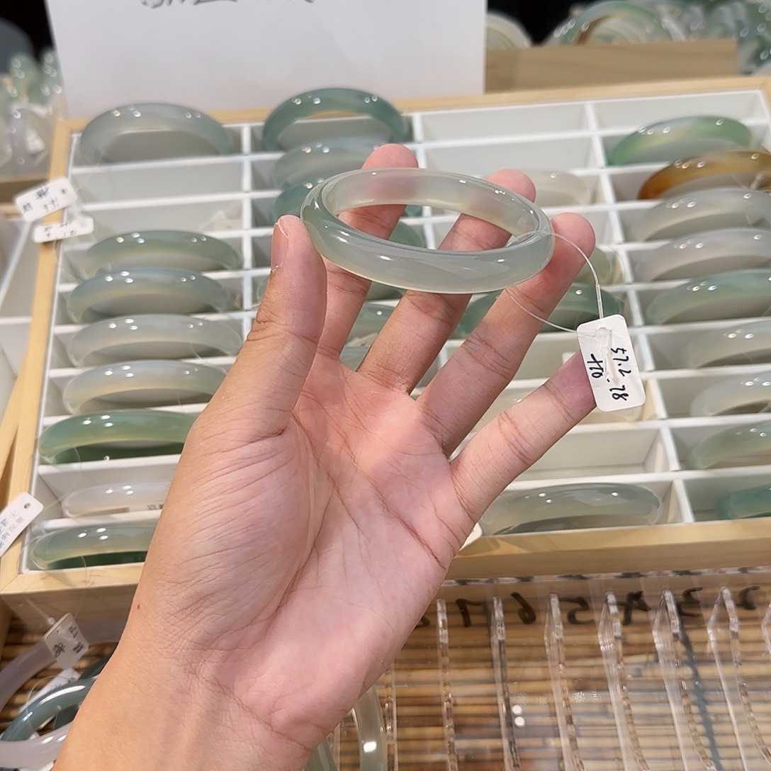 手镯玛瑙/玉髓未镶嵌圈口57.2