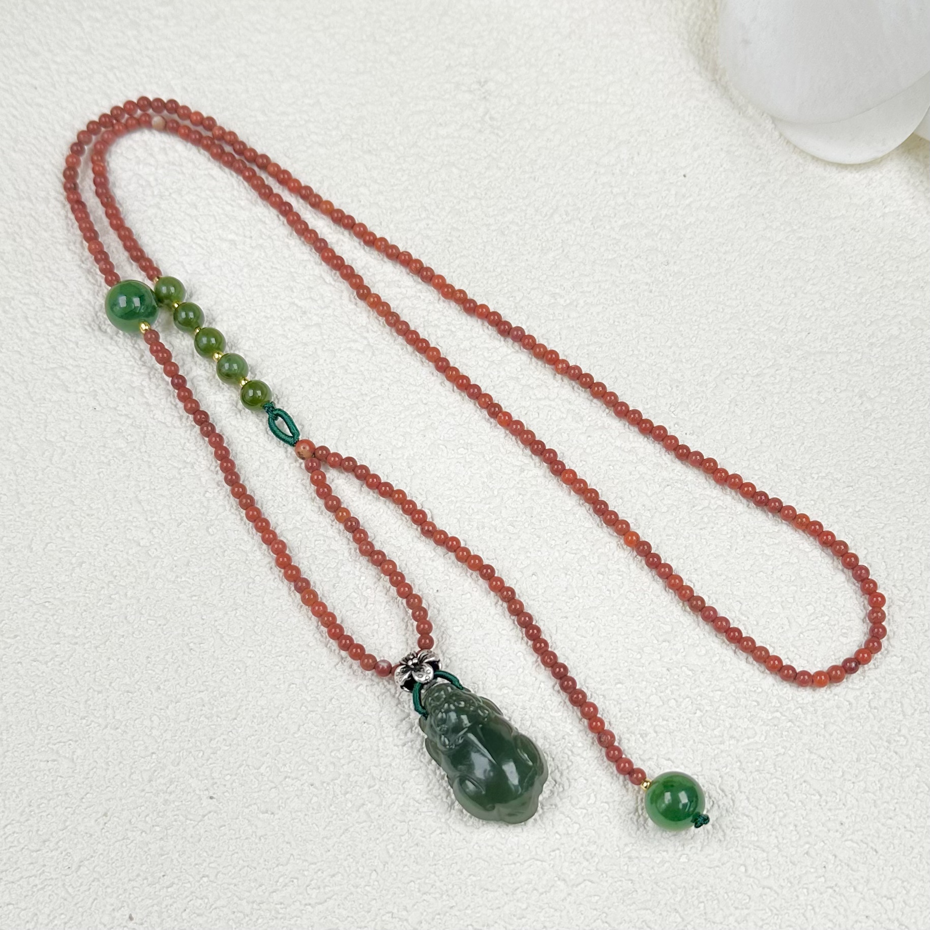 和田玉设计款貔貅吊坠