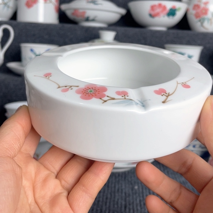 景德镇陶瓷烟灰缸