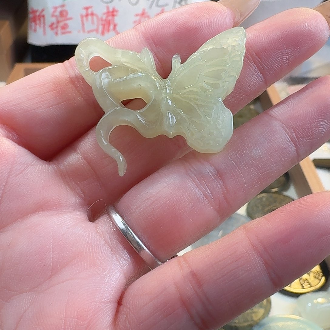 蛇纹石玉颈饰合金精美礼品