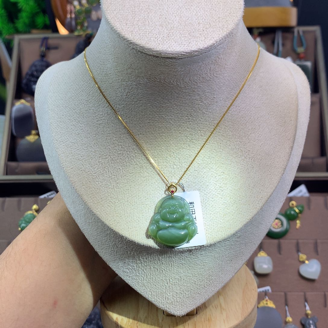 和田玉吊坠18K金镶嵌